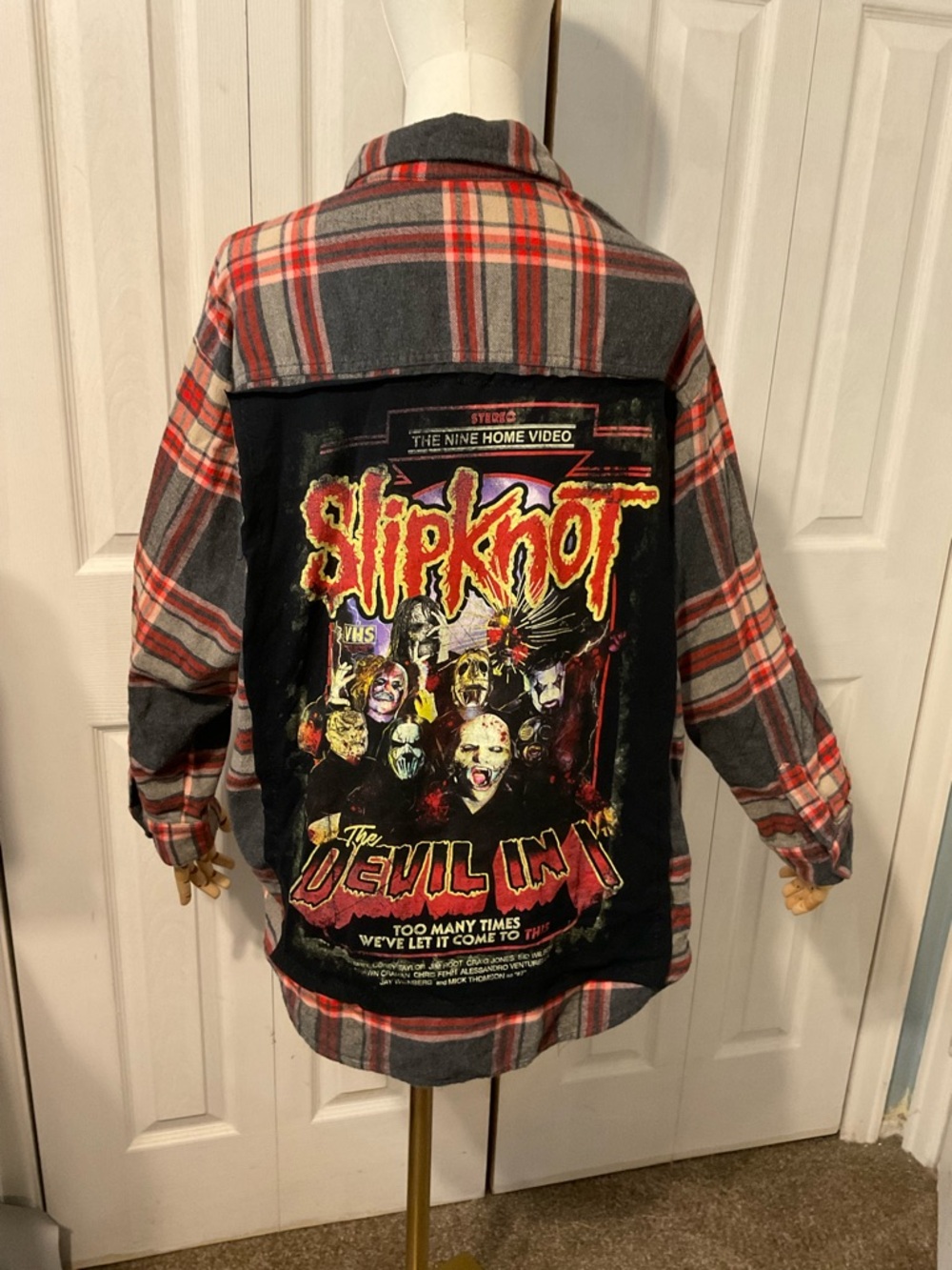 Slipknot Upcycled Back Graphic T-Shirt on Women's Flannel - Size Large